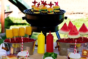 summer-bbq-party-table